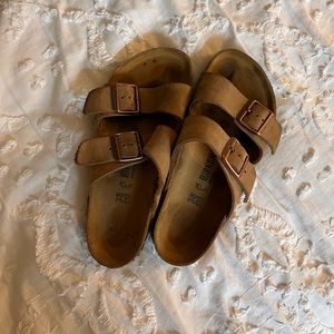 Light Brown Birkenstocks!